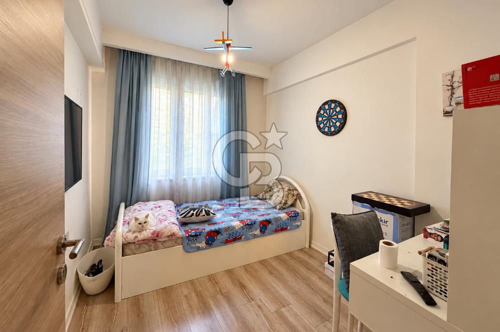 Bayraklı Soğukkuyu’da Girne Caddesi Cepheli Kiralık 3+1 Dubleks