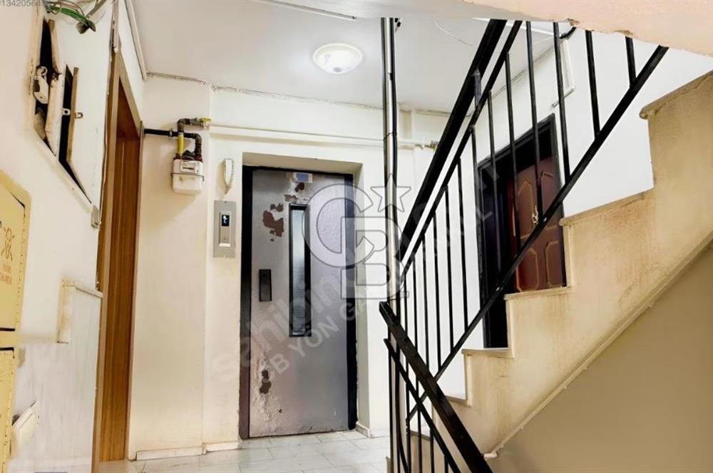 Bayraklı Soğukkuyu’da Girne Caddesi Cepheli Kiralık 3+1 Dubleks