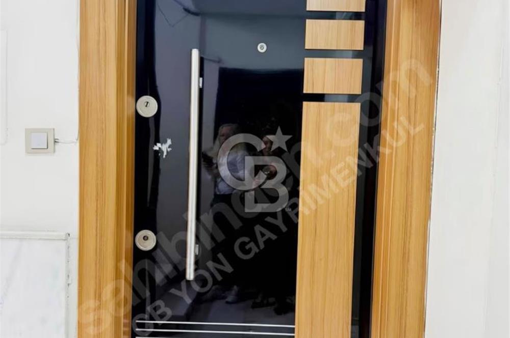 Bayraklı Soğukkuyu’da Girne Caddesi Cepheli Kiralık 3+1 Dubleks