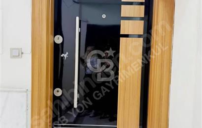 Bayraklı Soğukkuyu’da Girne Caddesi Cepheli Kiralık 3+1 Dubleks