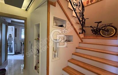Bayraklı Soğukkuyu’da Girne Caddesi Cepheli Kiralık 3+1 Dubleks