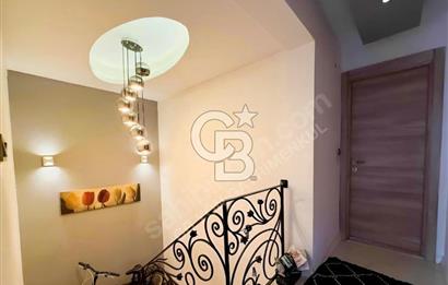 Bayraklı Soğukkuyu’da Girne Caddesi Cepheli Kiralık 3+1 Dubleks