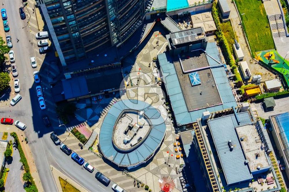 KOŞUYOLUNDA KURUMSAL KİRACILI 946 M² SATILIK DÜKKAN