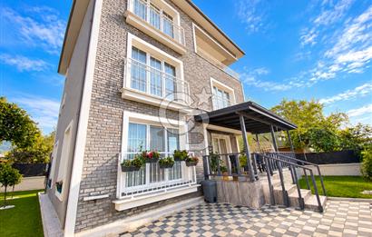 BAŞİSKELE DÖNGELDE SATILIK DENİZ MANZARALI ÖZEL MÜSTAKİL VİLLA