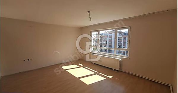 Etimesgut İstasyon Mahallesinde Cadde üzeri Satılık 3+1 Daire - 379388