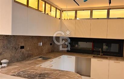 Kuşadası Soğucak'ta Kiralık Geniş 6+1 Lüks Villa
