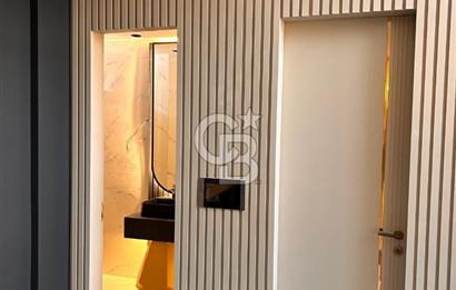 Kuşadası Soğucak'ta Kiralık Geniş 6+1 Lüks Villa