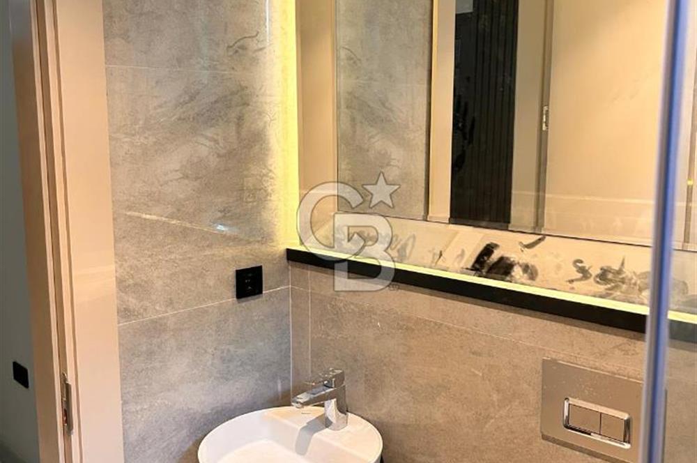 Kuşadası Soğucak'ta Kiralık Geniş 6+1 Lüks Villa