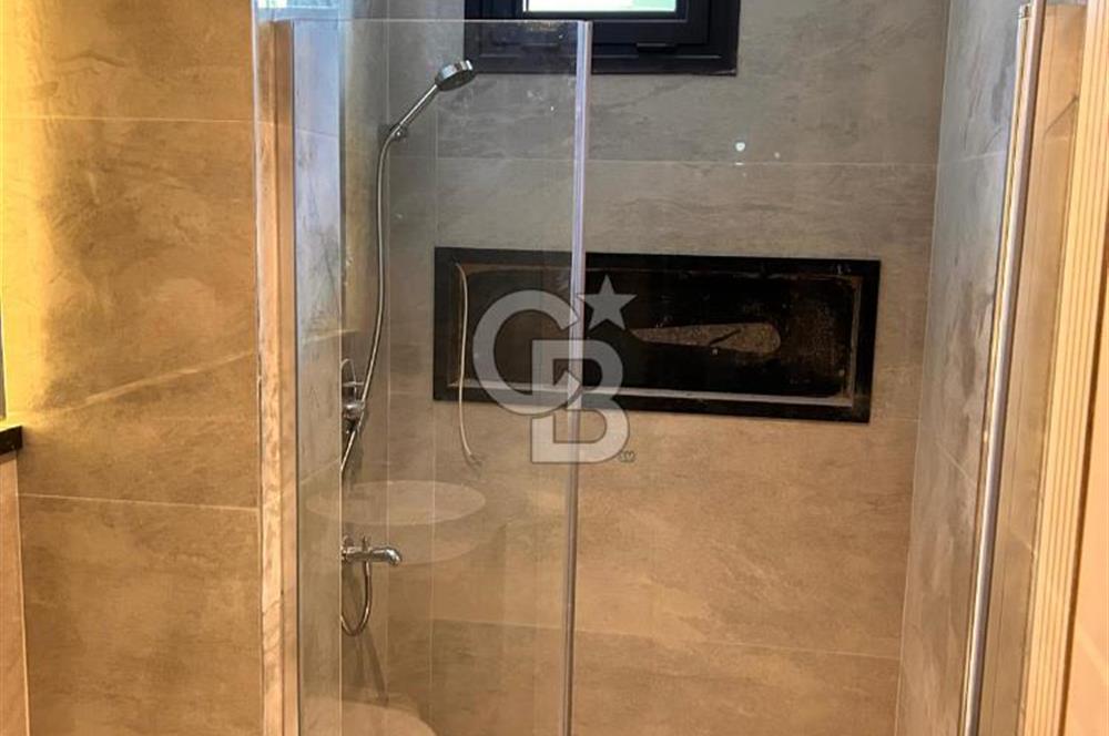 Kuşadası Soğucak'ta Kiralık Geniş 6+1 Lüks Villa