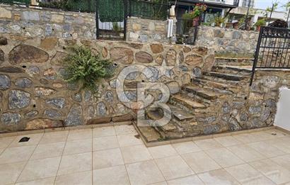 Bodrum Boğaziçi Adabükü Gültan Sitesi'nde Kesintisiz Deniz Manzaralı 3+1 Dubleks Yazlık