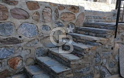 Bodrum Boğaziçi Adabükü Gültan Sitesi'nde Kesintisiz Deniz Manzaralı 3+1 Dubleks Yazlık