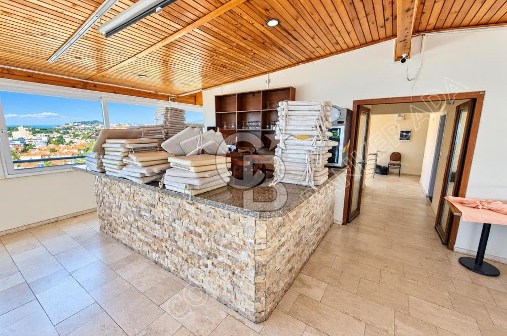 Kuşadası Kadınlar Denizi’nde Plaja Yakın, 51 Odalı, Full Deniz Manzaralı Satılık Otel