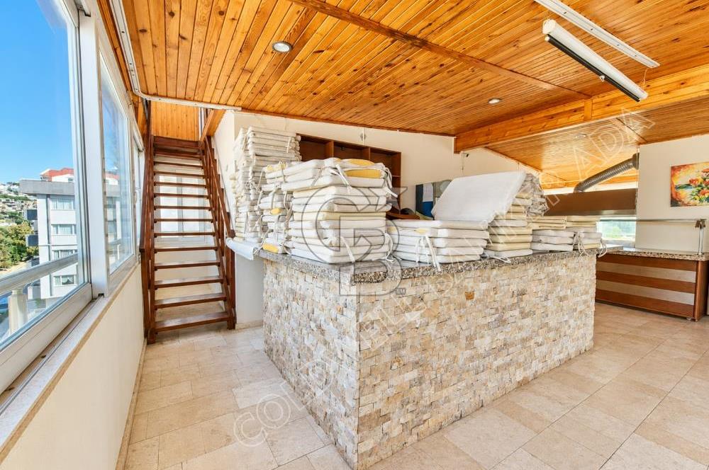 Kuşadası Kadınlar Denizi’nde Plaja Yakın, 51 Odalı, Full Deniz Manzaralı Satılık Otel
