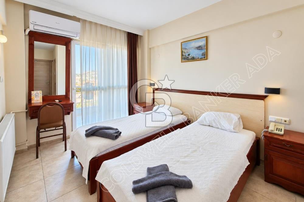 Kuşadası Kadınlar Denizi’nde Plaja Yakın, 51 Odalı, Full Deniz Manzaralı Satılık Otel