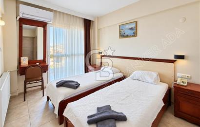 Kuşadası Kadınlar Denizi’nde Plaja Yakın, 51 Odalı, Full Deniz Manzaralı Satılık Otel