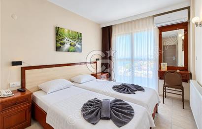 Kuşadası Kadınlar Denizi’nde Plaja Yakın, 51 Odalı, Full Deniz Manzaralı Satılık Otel