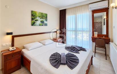 Kuşadası Kadınlar Denizi’nde Plaja Yakın, 51 Odalı, Full Deniz Manzaralı Satılık Otel