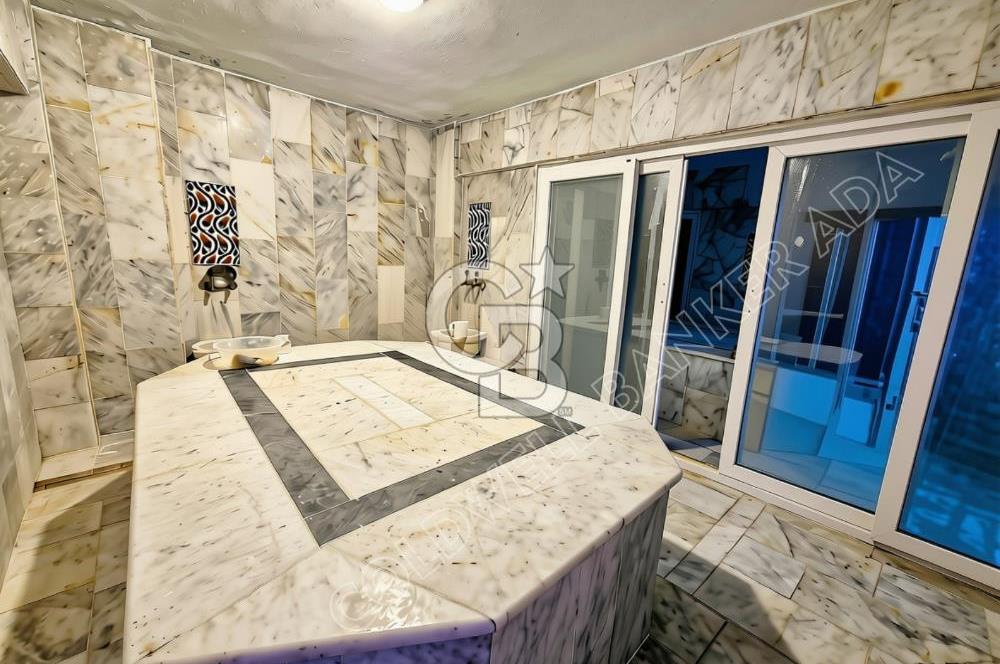 Kuşadası Kadınlar Denizi’nde Plaja Yakın, 51 Odalı, Full Deniz Manzaralı Satılık Otel