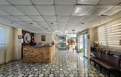 Kuşadası Kadınlar Denizi’nde Plaja Yakın, 51 Odalı, Full Deniz Manzaralı Satılık Otel
