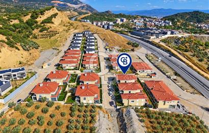 Söke Yenikent Çevre Yolu Mevkiinde Doğa İle İç İçe, Konforlu ve Modern Yaşam Sunan 4+1 Villa 