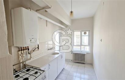 CİNNAHTA CADDE CEPHELİ OTOPARKLI SATILIK 2+1 DAİRE
