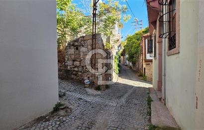 Ayvalık Merkez'de Satılık Taş Ev