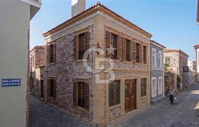 Ayvalık Merkez'de Satılık Taş Ev