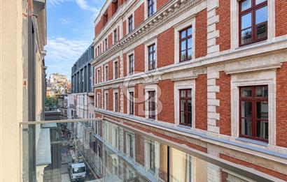 Taksim 360 Projesinde Satılık Eşyalı Balkonlu 1+1 Daire