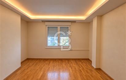SUADİYE SAHİL YALI PARSELİNDE 160 M² NET, BALKONLU VE ŞÖMİNELİ 3+1