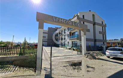 İNCEK TAŞPINARDA HERA LİFE SİTESİNDE SATILIK 1+1 DAİRE