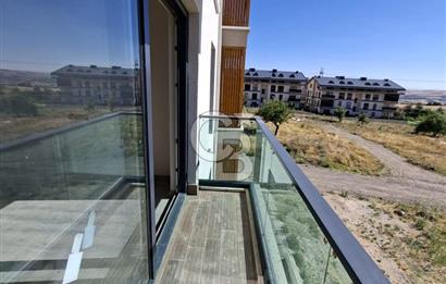 İNCEK TAŞPINARDA HERA LİFE SİTESİNDE SATILIK 1+1 DAİRE