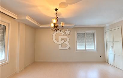 SUADİYE SAHİL YALI PARSELİNDE 160 M² NET, BALKONLU VE ŞÖMİNELİ 3+1