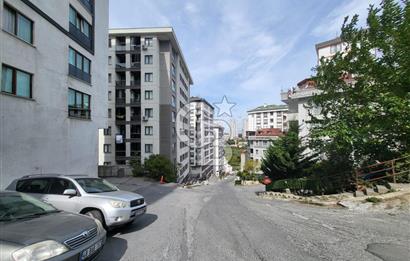 Eyüp Alibeyköy'de Caddeye ve Ulaşıma Yakın Mesafede