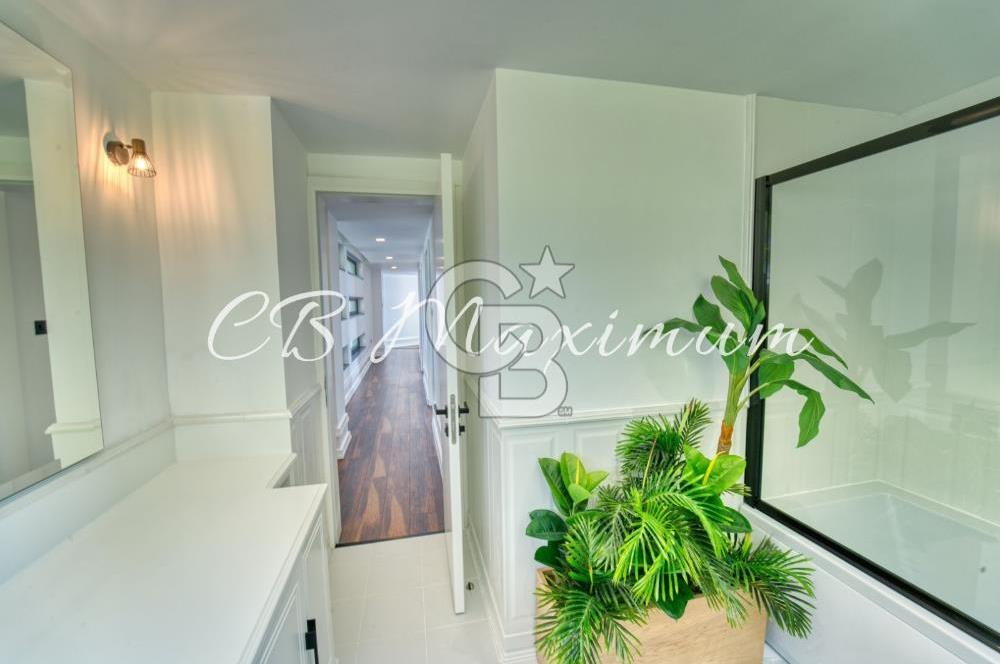 KKTC, Girne'de satılık özel tasarım 5 odalı villa