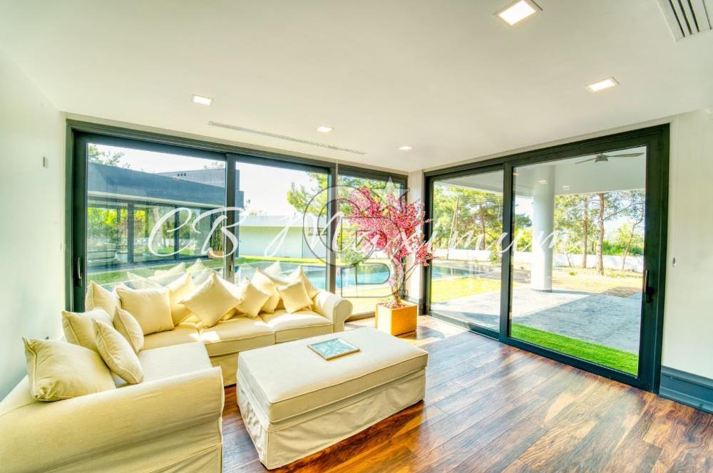 KKTC, Girne'de satılık özel tasarım 5 odalı villa