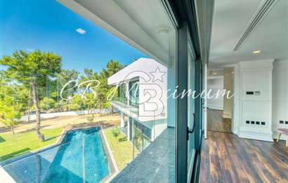 KKTC, Girne'de satılık özel tasarım 5 odalı villa