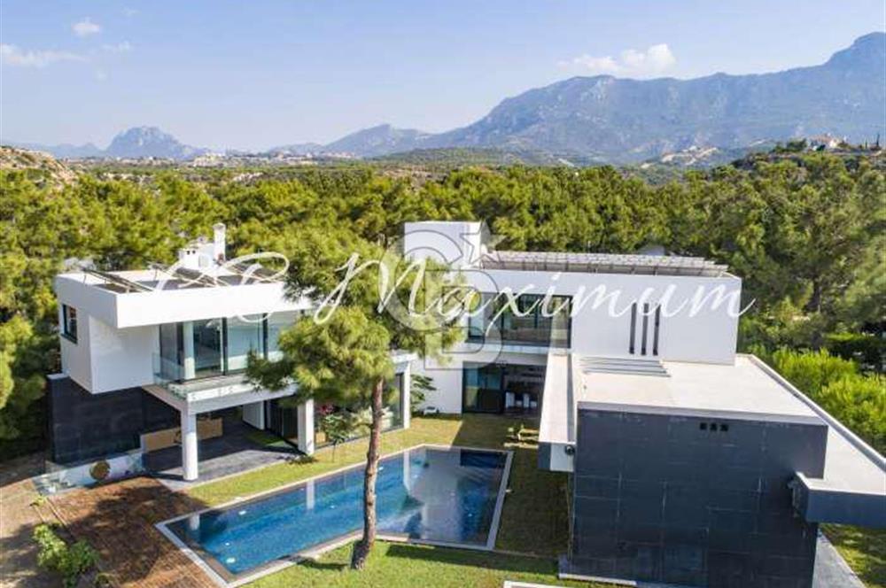 KKTC, Girne'de satılık özel tasarım 5 odalı villa