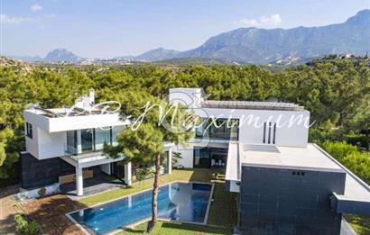 KKTC, Girne'de satılık özel tasarım 5 odalı villa