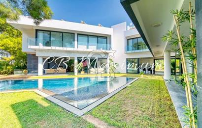 KKTC, Girne'de satılık özel tasarım 5 odalı villa