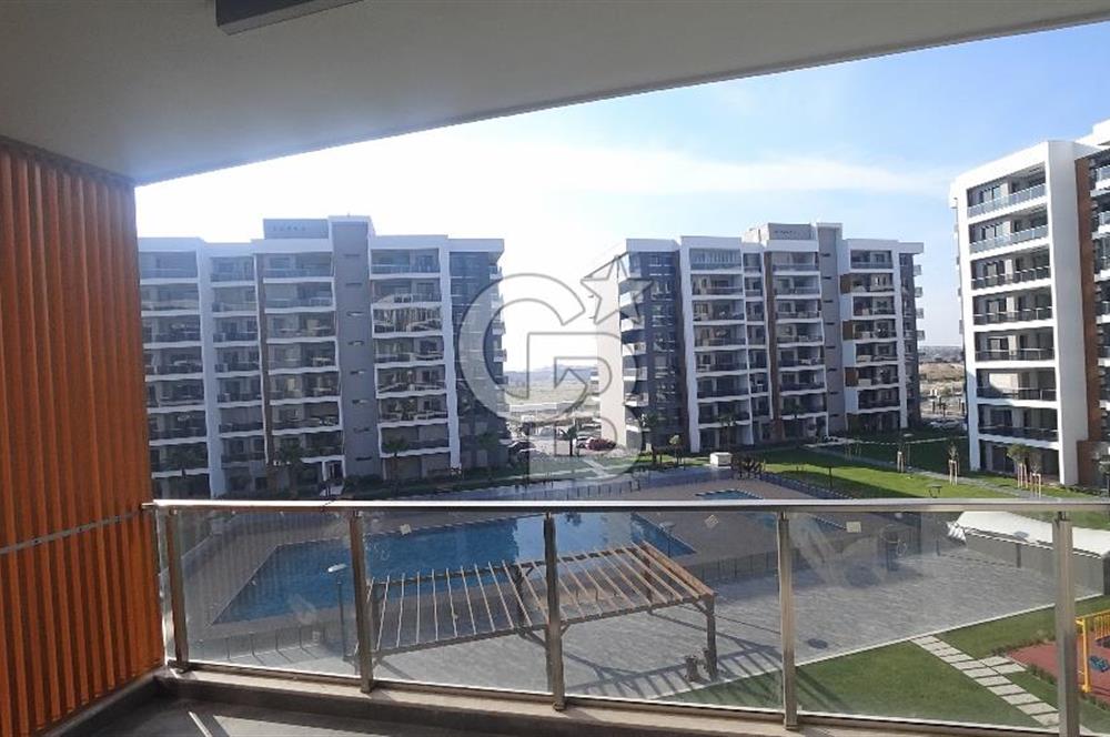 Ataşehir Modern 1 Havuz Cephe Kiralık 3+1 Hazal Muti'den