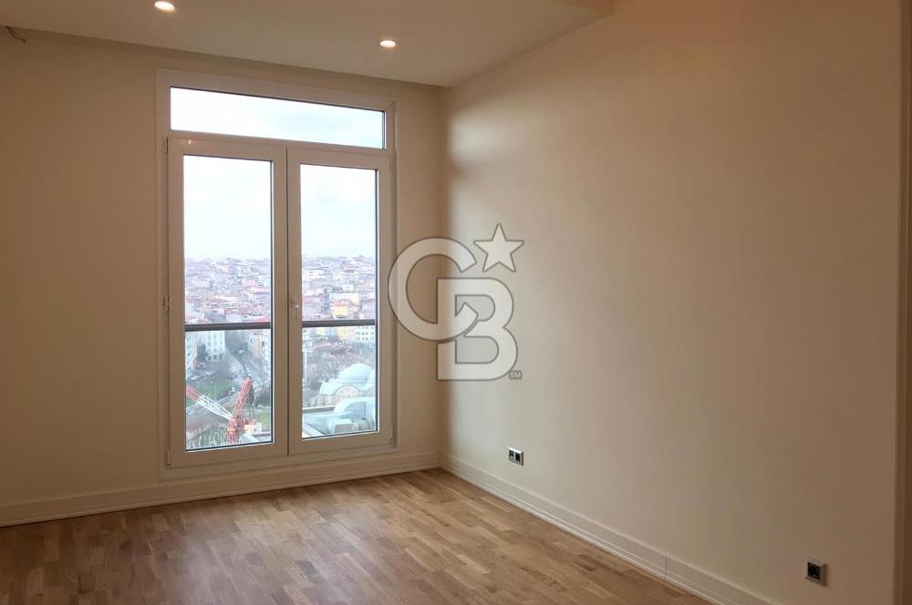 Polat Piyalepaşa Köşe Konumlu Geniş 3+1 Balkonlu Teras Katı