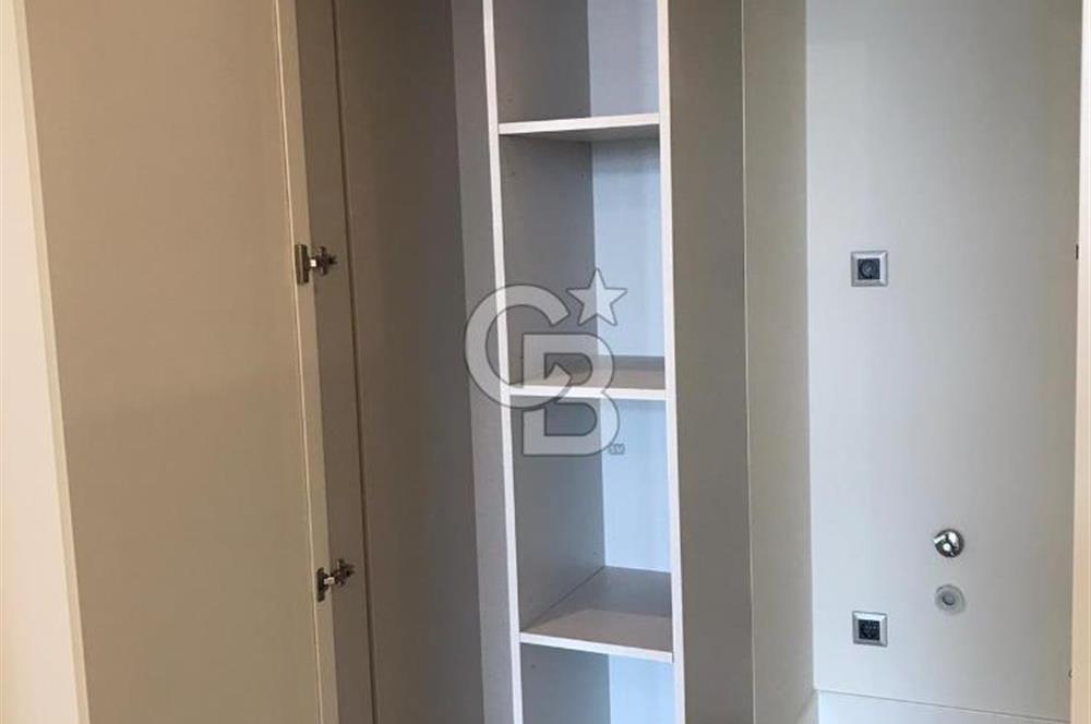Polat Piyalepaşa Köşe Konumlu Geniş 3+1 Balkonlu Teras Katı