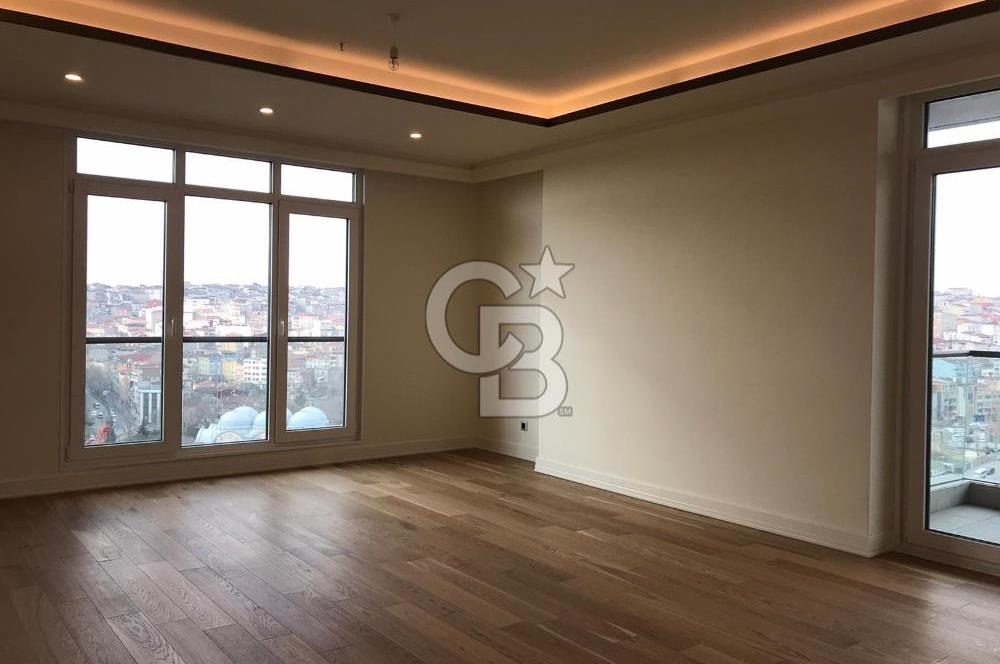 Polat Piyalepaşa Köşe Konumlu Geniş 3+1 Balkonlu Teras Katı