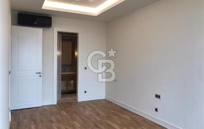 Polat Piyalepaşa Köşe Konumlu Geniş 3+1 Balkonlu Teras Katı