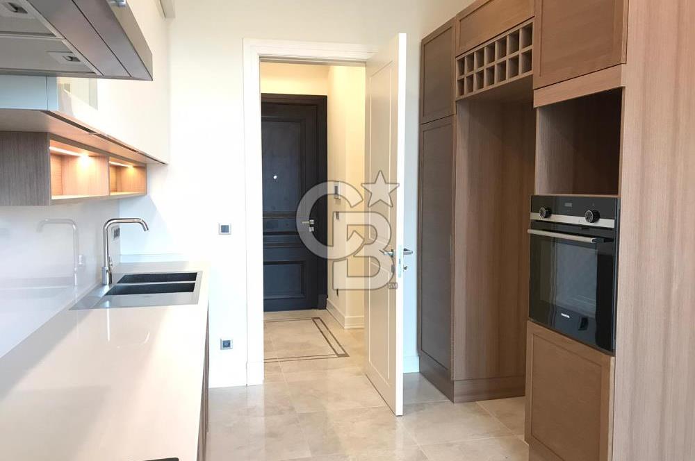Polat Piyalepaşa Köşe Konumlu Geniş 3+1 Balkonlu Teras Katı