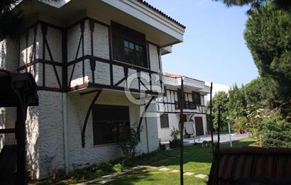 tuzla mercan sahilde 1000 m2 bahçeli müstakil havuzlu 2 villa