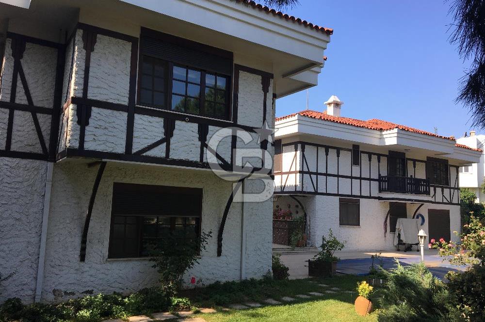 tuzla mercan sahilde 1000 m2 bahçeli müstakil havuzlu 2 villa