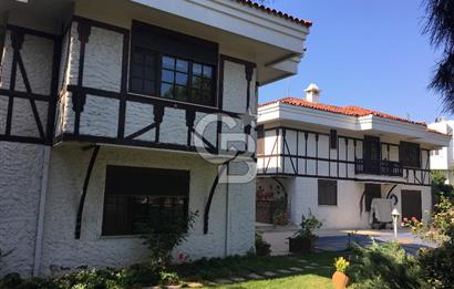 tuzla mercan sahilde 1000 m2 bahçeli müstakil havuzlu 2 villa