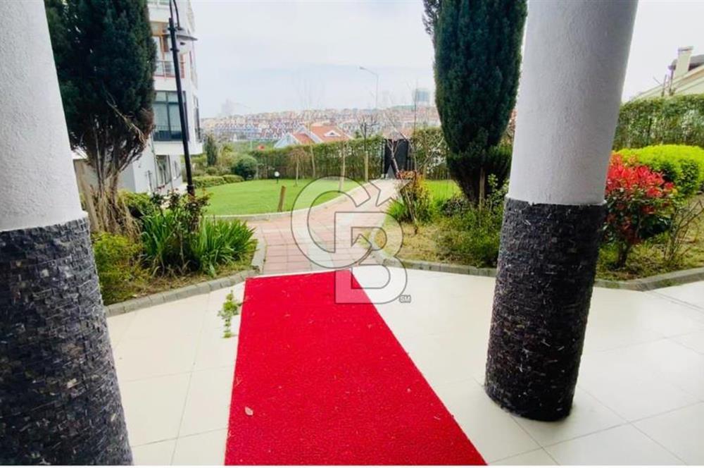 Bahçeşehir Boğazköyde Yeşillikler İçerisinde 3+1 Satılık Daire