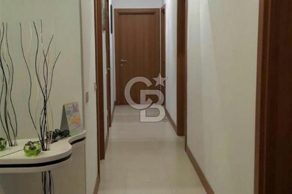 AĞAOĞLU MY WORLD EUROPE SATILIK VADİ CEPHE 3+1